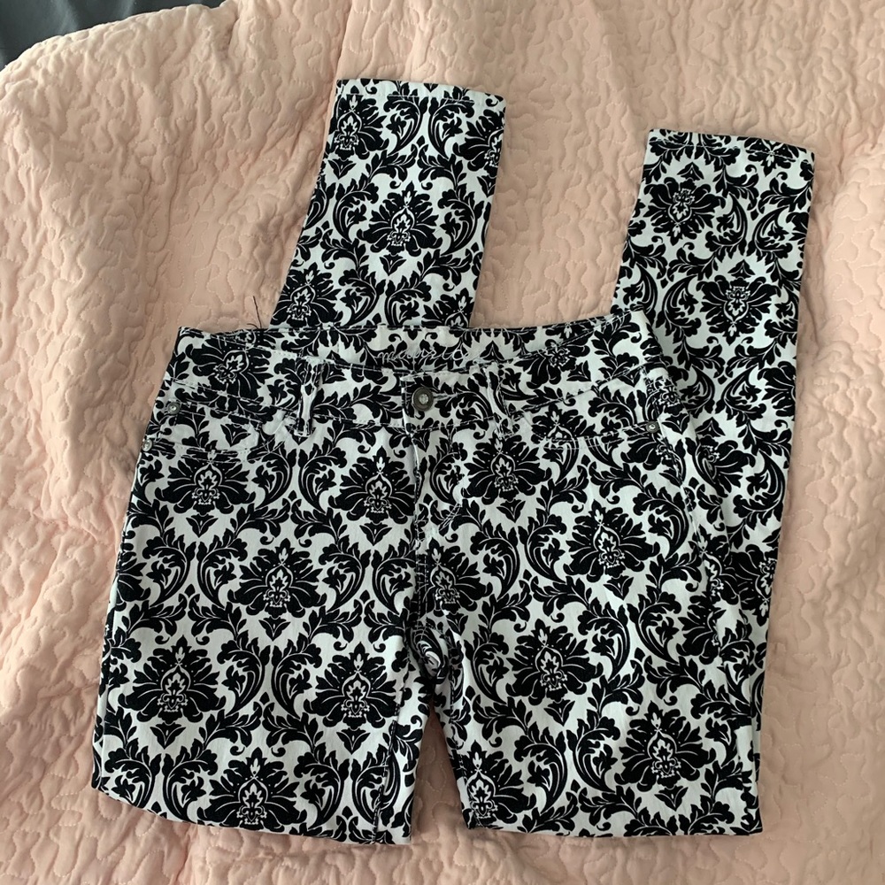 Maurices damask pattern skinny pants